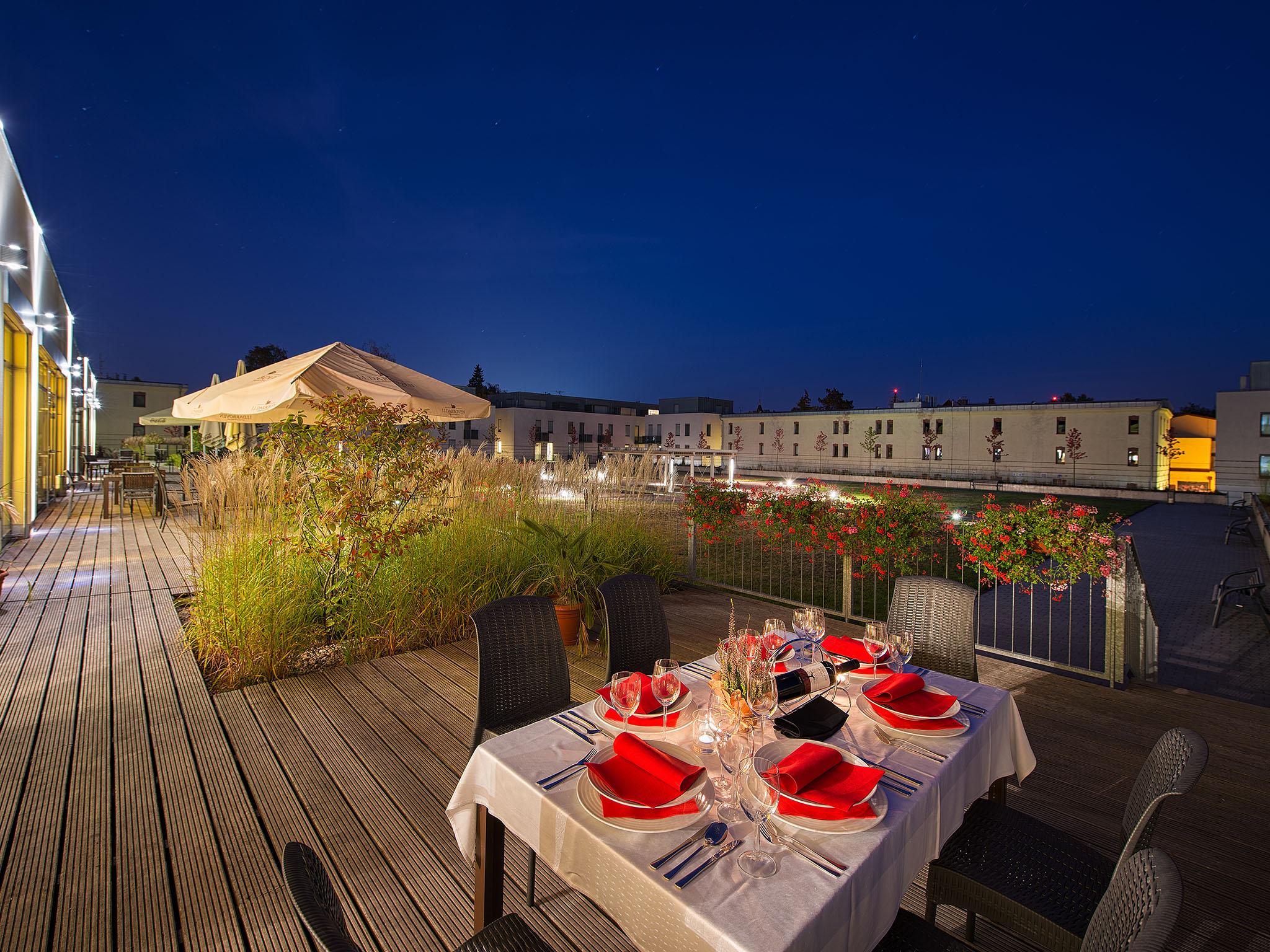 Ea Hotel Tereziansky Dvur Hradec Králové Exterior foto
