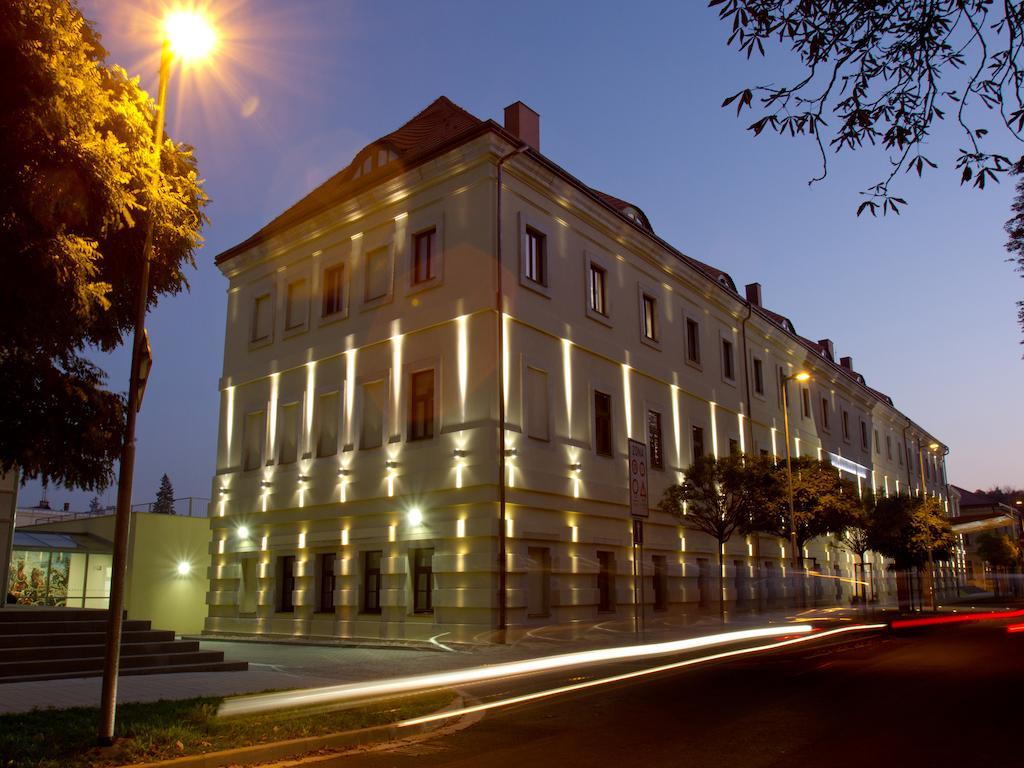 Ea Hotel Tereziansky Dvur Hradec Králové Exterior foto