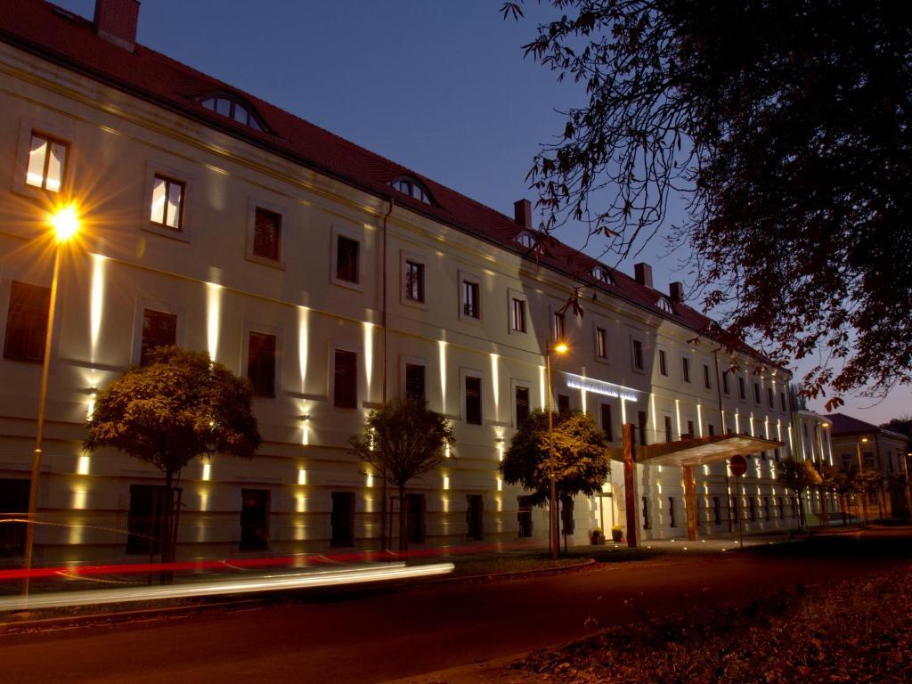 Ea Hotel Tereziansky Dvur Hradec Králové Exterior foto