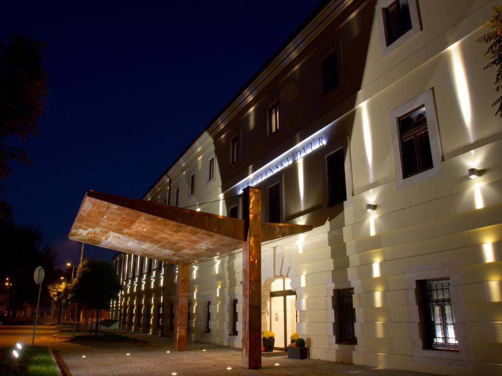 Ea Hotel Tereziansky Dvur Hradec Králové Exterior foto